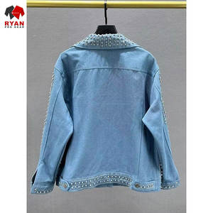 Veste en jean pour femmes conçue pour la mode moderne avec du denim de haute qualité et une tenue durable - Product Image 6