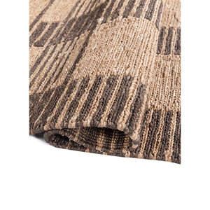 พรมปูพื้นลายเรขาคณิตสีเบจน้ำตาลถักด้วยมือจากเส้นใยป่านปอแบบเรียบสำหรับตกแต่งบ้านและห้องนั่งเล่น รุ่น PKJT-133 (Cs-01) - Product Image 2