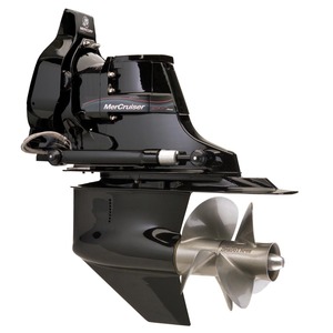 Moteur hors-bord MerCruiser 350 MAG MPI 300 HP neuf état - Product Image 1