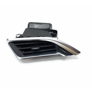 GRILLE DE VENTILATION GAUCHE DU TABLEAU DE BORD PEUGEOT 2008 1ère Série 9633131777 (13>) - Product Image 1