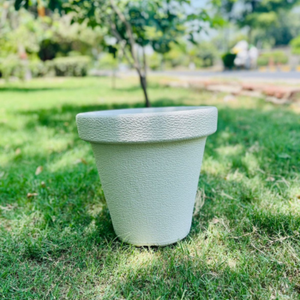 Jardinière en plastique légère et durable avec trous de drainage pour fleurs artificielles et décoration de jardin - Product Image 1