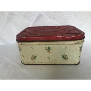 Boîte à pain décorative antique pour les comptoirs de cuisine avec un design nostalgique enduit de poudre blanche fini à un bon prix - Product Image 1