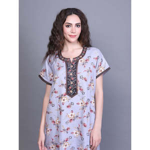 Camisón Alpine ODM con Estampado Floral, Cintura Elástica con Cordón Ajustable, Talla XS, Tejido Personalizado, Bolsillo Lateral, Cuello Bordado - Product Image 1