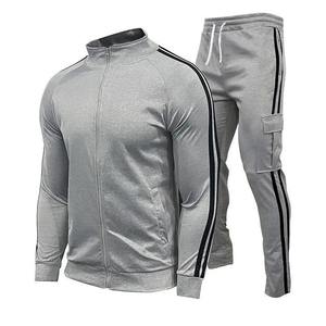 Sports et loisirs pour hommes Europe et Amérique printemps et été nouveau costume d'alpinisme en plein air pour hommes ensembles de jogging ennemi 2 pièces 2025 - Product Image 2