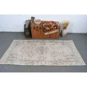 Tapis turc vintage 3,6x6,9 pieds, tapis d'intérieur, gris brun, motifs plantes et arbres, en laine - Product Image 2