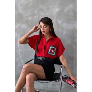 Chemisiers et chemises pour femmes Topshow, à fleurs rouges, avec poche, vente en gros - Product Image 5