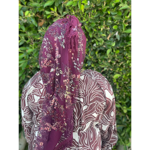 Écharpes brodées de qualité supérieure alliant l'art traditionnel à la mode moderne - Product Image 3