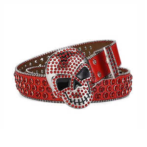 Hebilla de calavera de diamantes de imitación Correa roja con Cinturón con tachuelas Rojas - Product Image 1