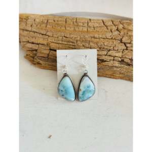 Pendientes Colgantes Hechos a Mano en Navajo, Chapados en Oro, con Larimar y Plata de Ley, con Forma de Gota de Agua y Flor, con Diamantes - Product Image 1