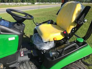 Tractor Compacto John Deere 120R con Cargador Frontal, Motor de 25HP, 4x4, Tractor Agrícola con Ruedas, Listo para Exportar - Product Image 3
