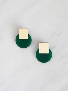 Pendientes de resina de estilo redondo con iniciales incrustadas personalizadas y dijes para piezas de moda personalizadas y usuarios creativos - Product Image 5