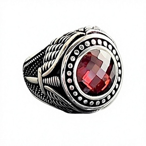 Bague pour homme en argent sterling avec pierre grenat rouge, faite à la main, style historique guerrier, thème épée sacrée, style hip-hop - Product Image 1