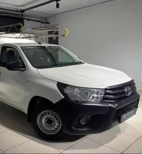 Toyota Hilux 2.8GD-6 Doble Cabina 4x4 Legend Automática 2024 Usada en Perfectas Condiciones - Product Image 3