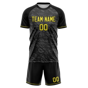Venta al por mayor de uniformes de fútbol para hombres personalizado impreso nombre y número del equipo Popular sublimación Jersey conjunto corto - Product Image 3