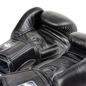 Guantes de Boxeo Twins Negros para Kickboxing y Muay Thai, Guantes de Boxeo de Piel Genuina para Sparring, Guantes de Boxeo Twins Profesionales Personalizados - Product Image 4