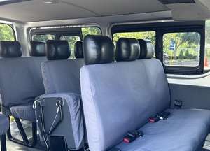 Furgoneta de cercanías usada Clean seminuevo 2020 Toyo-ta HiAce Manual Drive 2755cc - Product Image 5