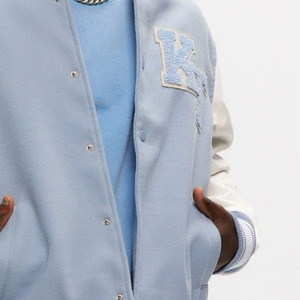Chaqueta Universitaria Personalizada de Primera Calidad para Hombre, Estilo Béisbol, Felpa de Algodón, Bordado Personalizado, Color Personalizado, Secado Rápido, Transpirable, Resistente al Viento - Product Image 2