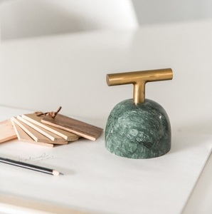 Lujoso pisapapeles geométrico de mármol verde decoración de escritorio escultura de piedra sólida hecha a mano adorno moderno para el hogar y la Oficina con estilo - Product Image 6