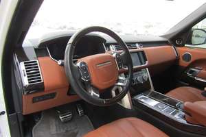 Range Rover Autobiography 2016 disponible à la vente / Disponible à la vente avec faible kilométrage, moteur essence, véhicule d'occasion en excellent état, conduite à gauche - Product Image 4