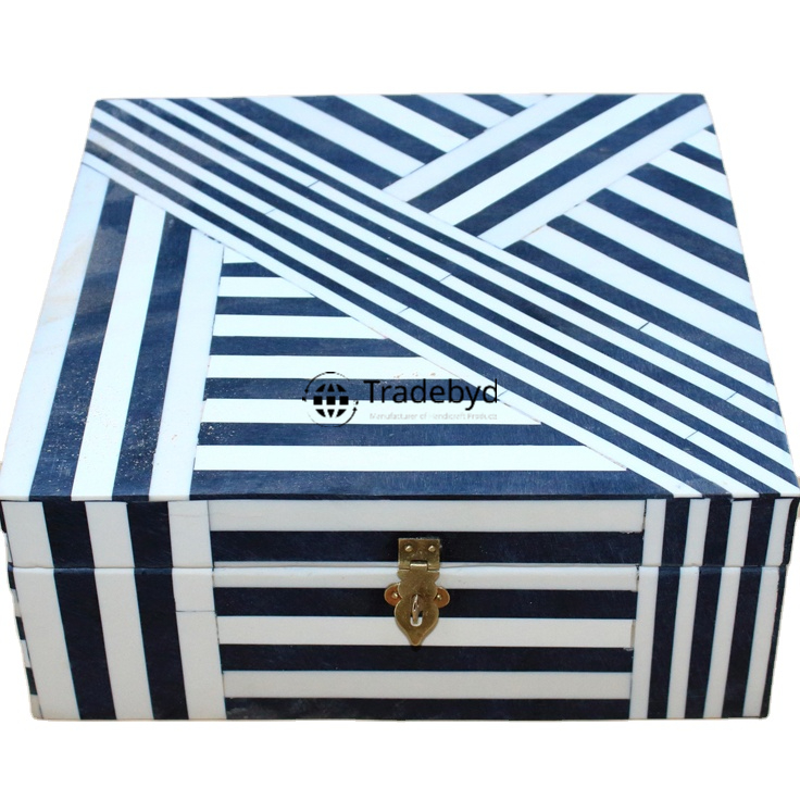 Available in different Colors