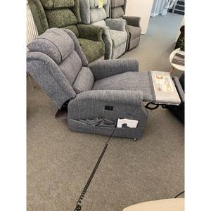 Sillón Reclinable Cosi Iconic de Cuatro Motores, con Marco de Madera Extensible, Respaldo Independiente, Controles de Reposapiés, 3 Tamaños, 4 Colores, Juego de 3 - Product Image 1