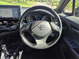 Voitures d'occasion en bon état, <span class=keywords><strong>Toyota</strong></span> <span class=keywords><strong>C</strong></span>-<span class=keywords><strong>HR</strong></span> 1.8 <span class=keywords><strong>Hybrid</strong></span> S LED Package 5 portes SUV <span class=keywords><strong>2018</strong></span>, prête à être expédiée - Product Image 1