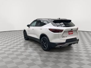 Chevrolet Blazer 2021 d'occasion avec sièges en cuir à toit ouvrant panoramique, direction gauche soigneusement utilisée - Product Image 3