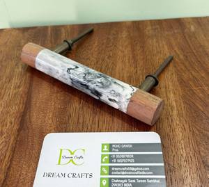 Manija de muebles de resina de madera maciza larga moderna diseño cilíndrico para armario de cocina perillas de cajón de remolino artesanía de resina - Product Image 6