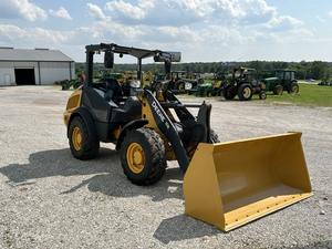 2021 Kubota Engine Front Loader 204L Wheel Drive Eaton Cilindro hidráulico Eaton Gear 4x4 1 año de garantía - Product Image 4