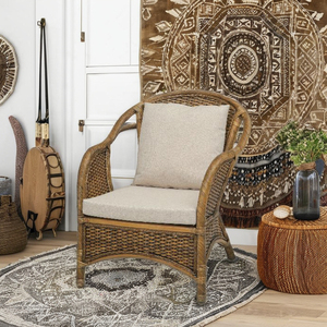 Fauteuil de loisirs ALETA TWISTED en rotin tressé moderne et confortable, fait main en Indonésie, pour salon, hôtel, salle à manger, centre commercial, école - Product Image 1