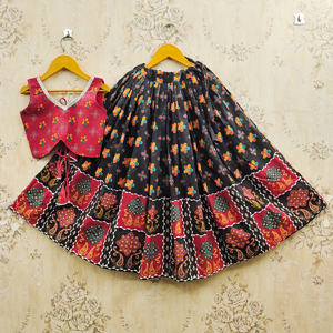 Lehenga Choli para Niñas, Ropa Étnica de Poliéster para Diwali y Bodas - Product Image 3