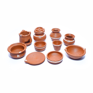 Ensemble de cuisine miniature en terre cuite artisanale 13 pièces jouets de cuisine traditionnels en argile pour enfants - Product Image 1