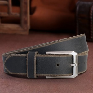 Ceinture en cuir classique pour homme, boucle en métal solide, logo de couleur personnalisé, haute qualité, style professionnel pour les acheteurs en gros - Product Image 1