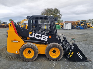 Chargeuse compacte JCB 2023 d'occasion avec moteur central et composants de roulement pour exploitations agricoles 155 - Product Image 6