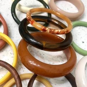 กำไลข้อมือเรซินทำด้วยมือน้ำหนักเบามีสไตล์อุปกรณ์เสริมที่สมบูรณ์แบบทนทานสำหรับสวมใส่ในชีวิตประจำวันในโอกาสพิเศษและของขวัญ - Product Image 4