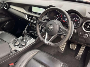 Alfa Romeo Stelvio 2.2 TD Speciale automatique rouge d'occasion, 2028-2023 - Product Image 2