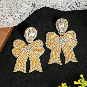 Boucles d'oreilles faites à la main, broderie de perles de rocaille, bijoux en strass, accessoires de fête de mariage, accessoires de déclaration de luxe - Product Image 4