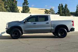 เชฟโรเลต ซิลเวอราโด 1500 ZR2 ครูว์แค็บ ขับเคลื่อน 4 ล้อ พวงมาลัยซ้าย เบาะหนัง กล้องมองหลัง ปี 2024 - Product Image 4