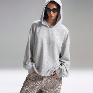 Sweat à capuche surdimensionné en strass avec cristaux étincelants et pull à logo sur le devant pour hommes femmes fournisseur de gros personnalisé - Product Image 2