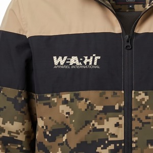Veste coupe-vent camouflage personnalisée pour homme, motif numérique forêt, blocs de couleur, col montant, polyester effet peau de pêche, patch brodé - Product Image 4