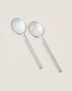 Ensemble de couverts à salade en acier inoxydable de gros calibre avec un design moderne et une poignée ergonomique adaptée à une utilisation professionnelle en cuisine - Product Image 4