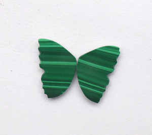 Piedra preciosa de malaquita natural tallada: 18X11mm Par de mariposas talladas a mano de malaquita natural sin tratar 13 CTS - Product Image 6