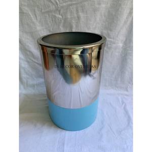 กระถางต้นไม้เคลือบด้วยผงโลหะสีดำมีความต้องการสูงที่สะดุดตา - Product Image 3