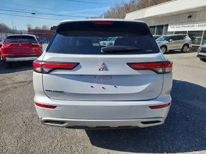 Pristine clean 2024 Mitsubishi Outlander - Product Image 3