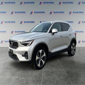 Vo_lvo XC40 B5 Plus Bright Theme 2023 d'occasion en excellent état - Product Image 1