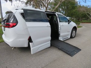 Listo para Enviar: Chrysler Pacifica Select 2025, Minivan de 4 Puertas, 280 Millas, Blanca, Minivan de Pasajeros, 3 Años de Garantía, Título Limpio - Product Image 4