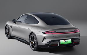 En Stock XIAO <span class=keywords><strong>MI</strong></span> SU7 680KM Sedan SU7 <span class=keywords><strong>Max</strong></span> 750km Xiao <span class=keywords><strong>Mi</strong></span> Su7 5 Asientos Nueva Energía Vehículo <span class=keywords><strong>Precio</strong></span> de Fábrica - Product Image 3