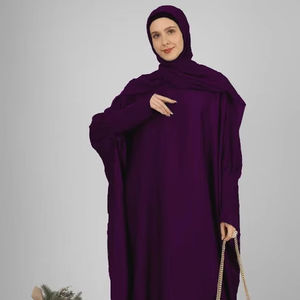 Abaya en tissu Nida de style traditionnel personnalisable pour femmes, élégante et modeste, brodée à la main, vêtements musulmans de style formel de Dubaï - Product Image 1