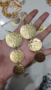 Pendientes de Latón Martillado Hechos a Mano, Estilo Vintage, para Tiendas de Moda y Reventa - Regalo - Product Image 6