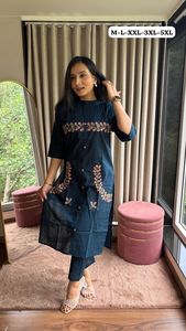 ชุดคุर्ติอินเดียทรงเอไลน์พร้อมกระเป๋า  งานฝีมือคุณภาพดี  ชุดพื้นเมืองทันสมัยสำหรับผู้หญิง เหมาะสำหรับใส่เที่ยวเล่น  ทำงาน  หรือไปงานปาร์ตี้  ไม่มีลายพิมพ์ - Product Image 5